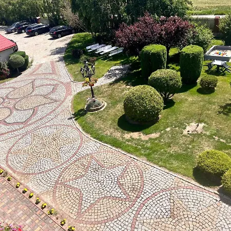 ホームステイ Marlena ウストロニエ・モルスキエ