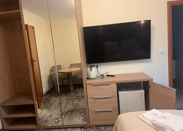 ホームステイ Marlena ウストロニエ・モルスキエ